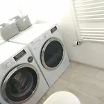 Garden Apt-free Parking,close D8,metro,expo