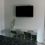Garden Apt-free Parking,close D8,metro,expo 公寓 *