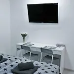 Garden Apt-free Parking,close D8,metro,expo * Hovorcovice
