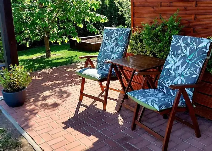 Garden Apt-free Parking,close D8,metro,expo شقة