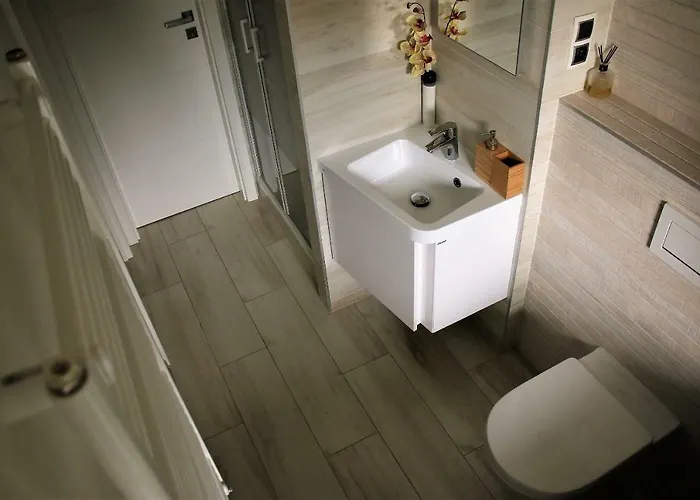Garden Apt-free Parking,close D8,metro,expo شقة